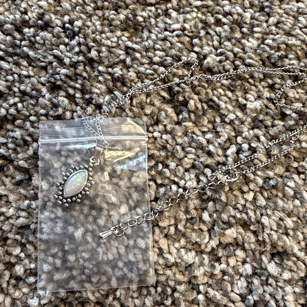 Mixed lot earring,necklaces bracelets - Picture 6 of 7